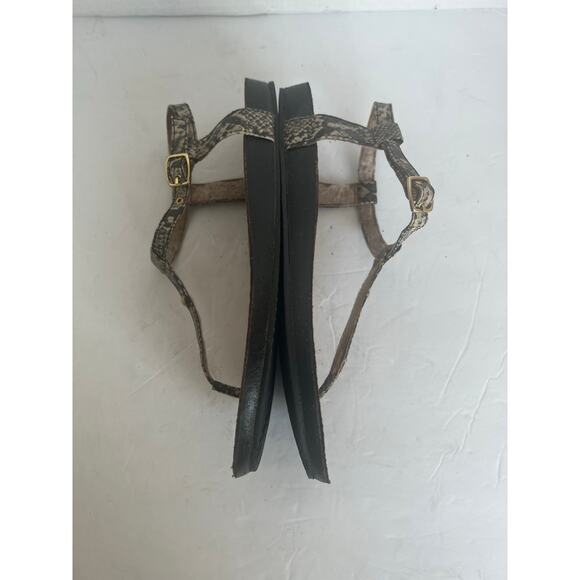 Clarks Python Snake Gray And Cream Thong Buckle Strappy T Print Sandals Sz 9M - Picture 6 of 11
